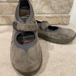 Dansko gray suede nursing orthopedic Hennie Mary Jane Velcro clog 39